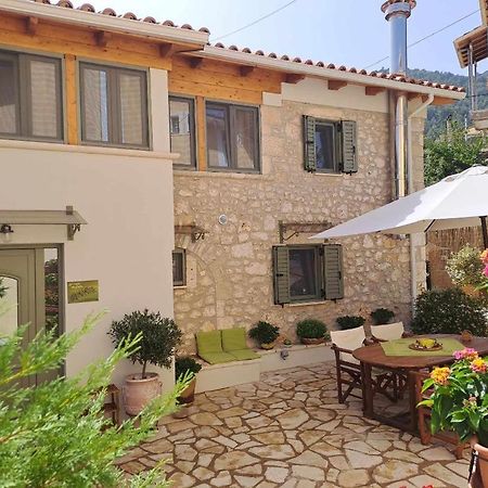 הוילה Kariá La Casa Di Bella A Tradional Stone House With Barbecue מראה חיצוני תמונה