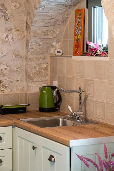 הוילה Kariá La Casa Di Bella A Tradional Stone House With Barbecue מראה חיצוני תמונה