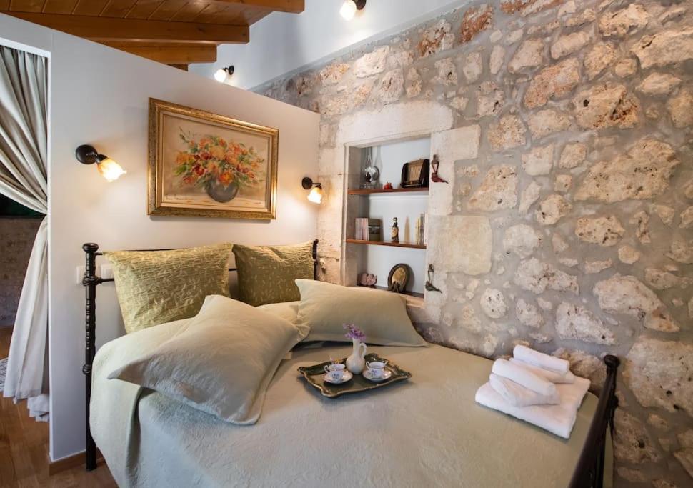 הוילה Kariá La Casa Di Bella A Tradional Stone House With Barbecue מראה חיצוני תמונה