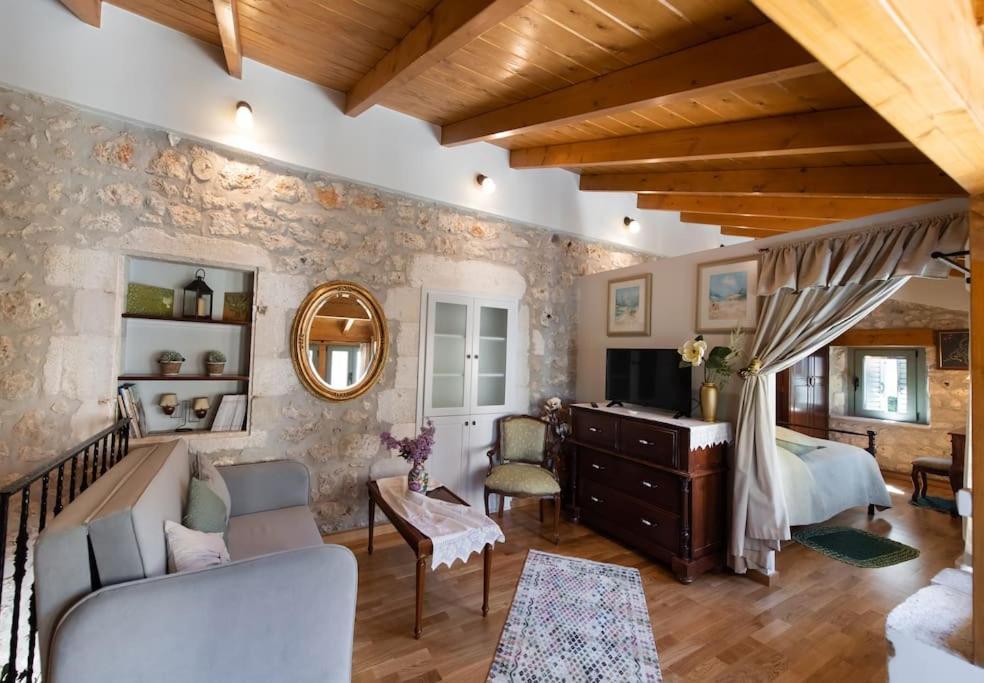 הוילה Kariá La Casa Di Bella A Tradional Stone House With Barbecue מראה חיצוני תמונה