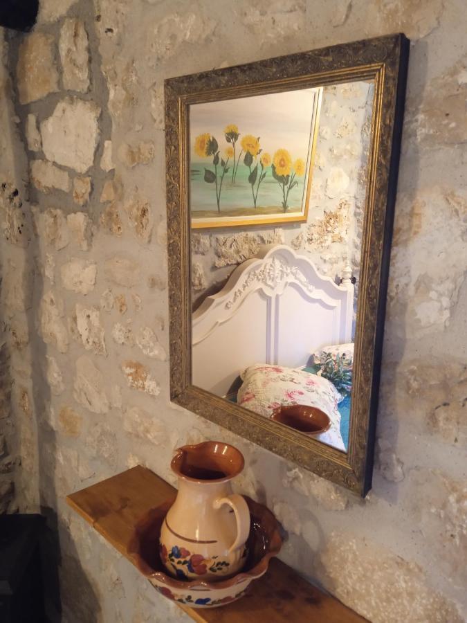הוילה Kariá La Casa Di Bella A Tradional Stone House With Barbecue מראה חיצוני תמונה