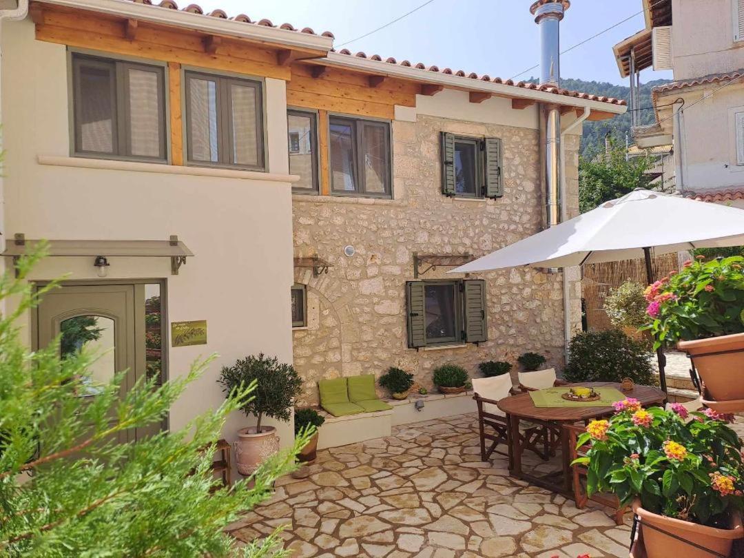 הוילה Kariá La Casa Di Bella A Tradional Stone House With Barbecue מראה חיצוני תמונה