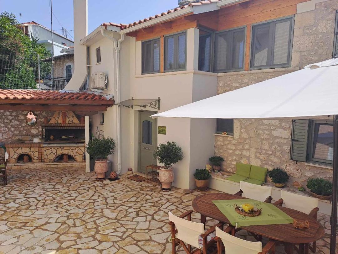 הוילה Kariá La Casa Di Bella A Tradional Stone House With Barbecue מראה חיצוני תמונה